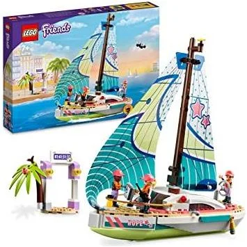 Finely detailed LEGO structuresLego 41716 Stephanies Sailing Adventure