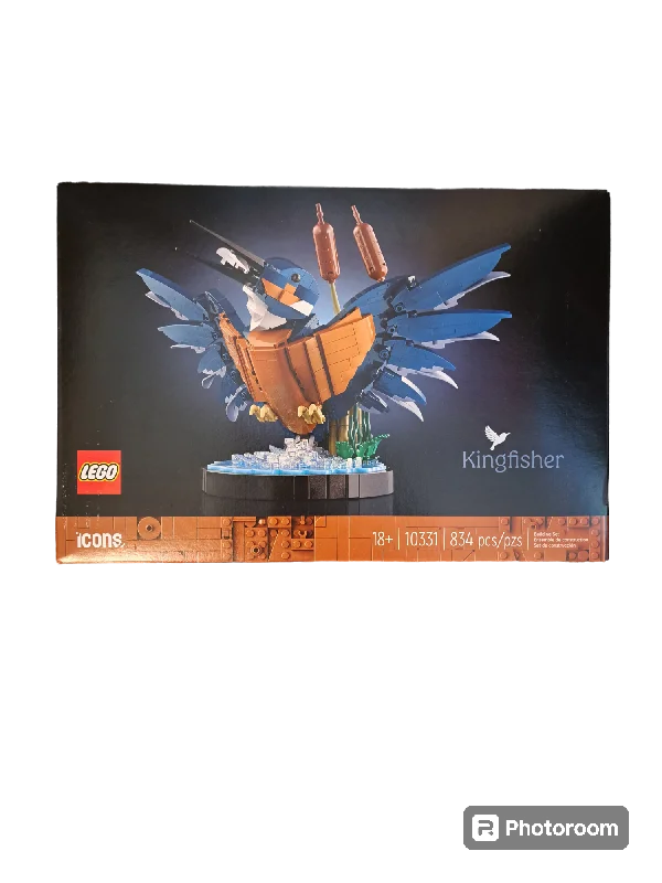 Beautifully crafted LEGO sculpturesLego Kingfisher Bird