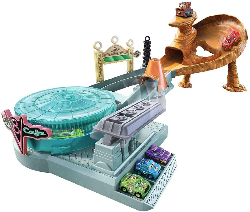 Disney Pixar Cars McQueen Mini Crash Course Playset